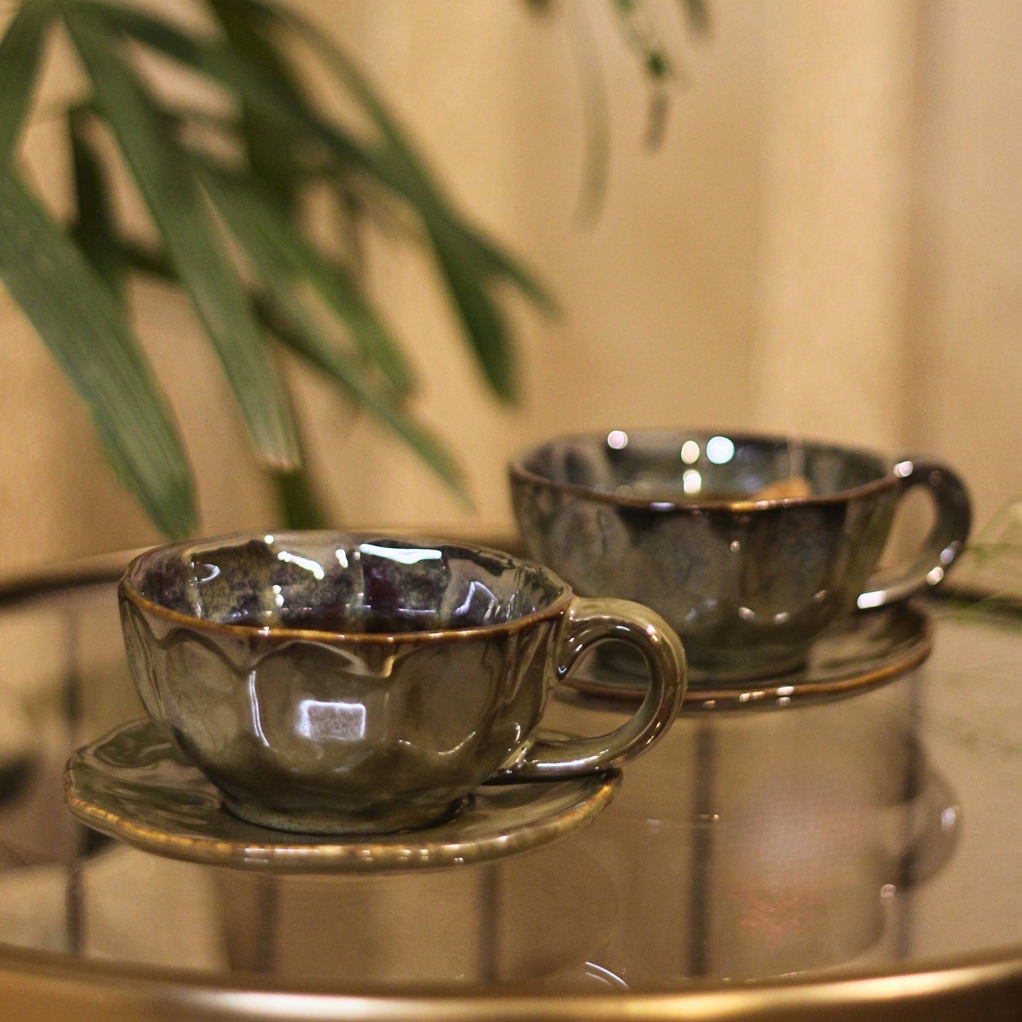 Tazza e piattino smaltati